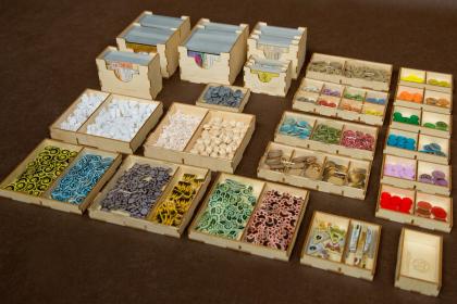 Insert pasujący do gry Spirit Island z dodatkami