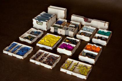 Insert pasujący do gry Golem