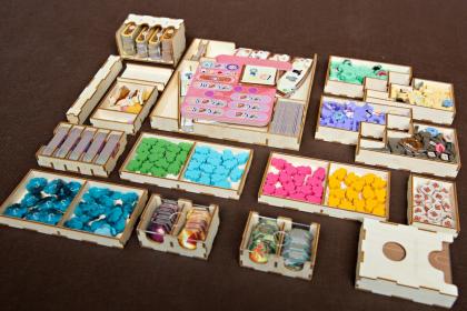 Insert pasujący do gry Daitoshi