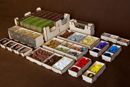 Insert pasujący do gry Glen More II: Kroniki