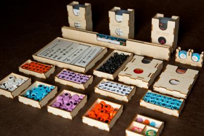 Insert pasujący do gry Beyond the Sun